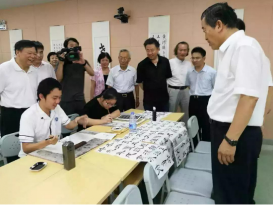 為什么國(guó)家越來(lái)越重視書法教育？