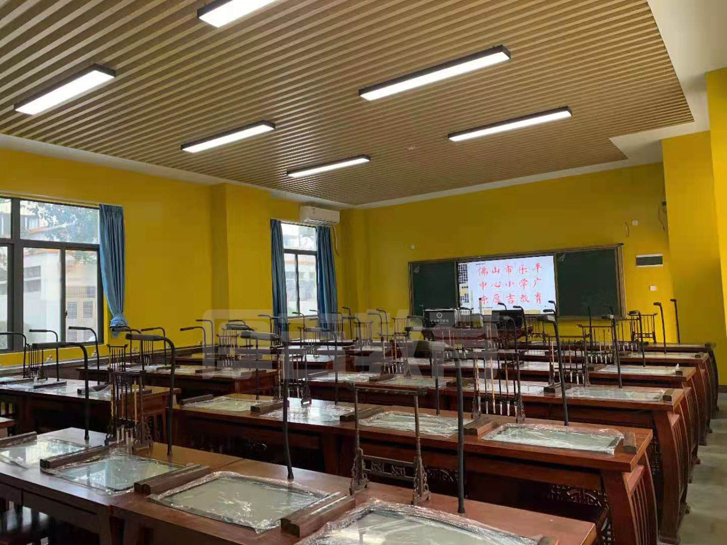 智慧<a href='http://www.bbdjf.cn/chanpin/57-1.html' target='1' style='font-size:18px; font-weight:bold; color:#000000;'>書法室</a>