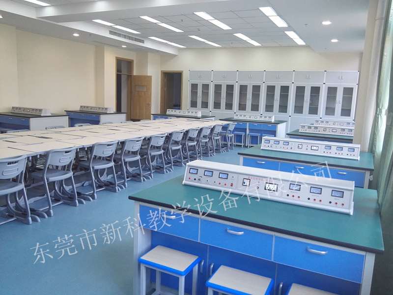<a href='http://www.bbdjf.cn/' target='1' style='font-size:14px; font-weight:bold; color:#0080ff;'>物理實驗室</a>教室