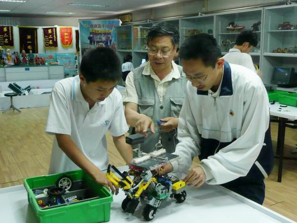 <a href='http://www.bbdjf.cn/chanpin/60-1.html' target='1' style='font-size:18px; font-weight:bold; color:#000000;'>機(jī)器人功能室</a>