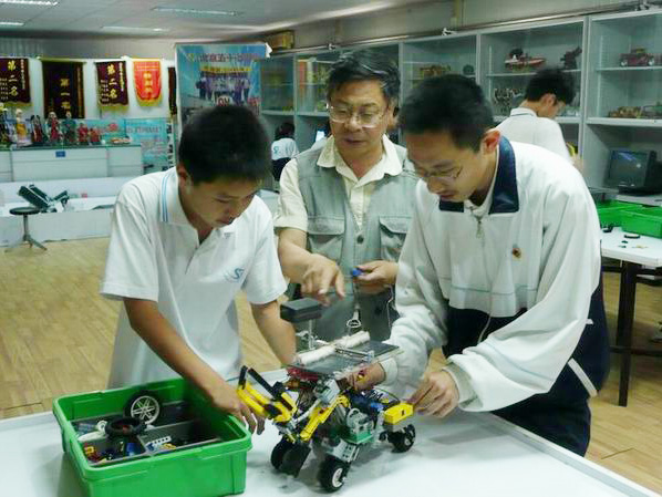 <a href='http://www.bbdjf.cn/chanpin/60-1.html' target='1' style='font-size:18px; font-weight:bold; color:#000000;'>機(jī)器人功能室</a>5